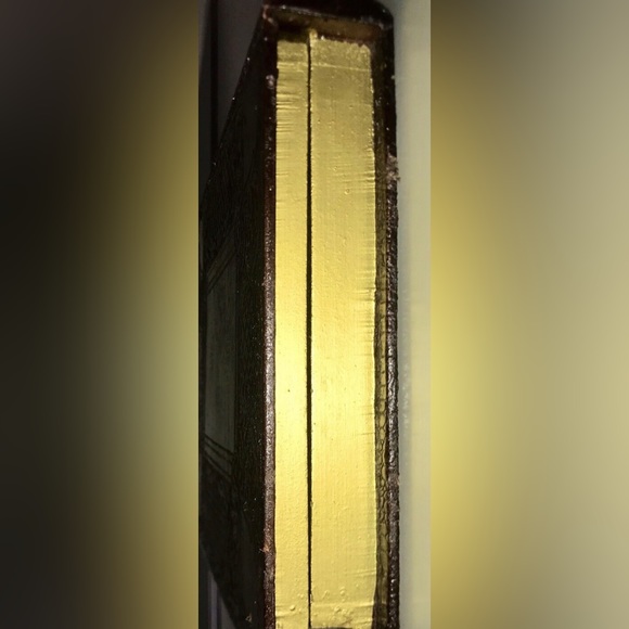 Vintage ERNEST HEMINGWAY A Farewell to Arms Hollow Velvet Lined Faux Book - Picture 4 of 10